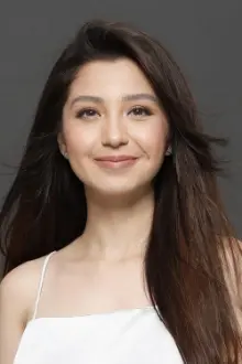 Donnalyn Bartolome como: Katie Del Prado