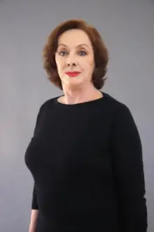 Mercedes Pascual como: Abuela