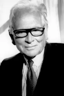 Pierre Cardin como: 