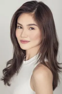 Elisse Joson como: Stella Santos