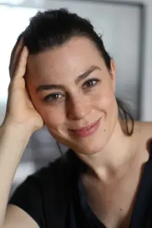 Ruth Rosenfeld como: Sara