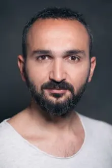 Gökhan Yıkılkan como: Bayram Bayram