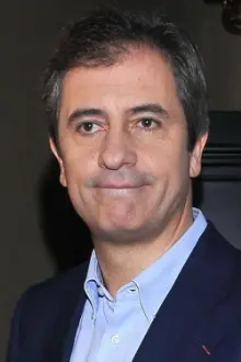 Manolo Lama como: Presentador