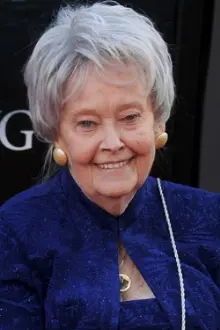 Lorraine Warren como: 