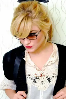 Melody Gardot como: singer, pianist