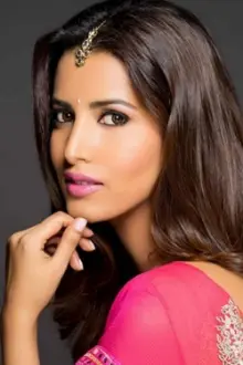 Manasvi Mamgai como: Marina