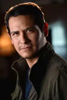 Jaime Zevallos como: Gil Navarro