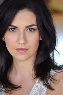 Lauren Augarten como: Carley