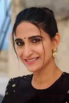 Aahana Kumra como: DC 'Ahu' Ahluwalia