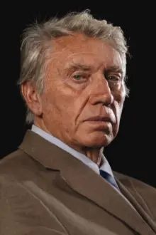 Don McCullin como: Ele mesmo