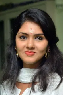 Gayathri Suresh como: Radha