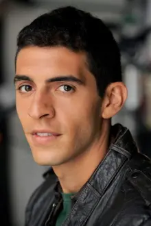 Julian Maroun como: Nino (voice)