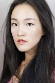 Claire Hsu como: 