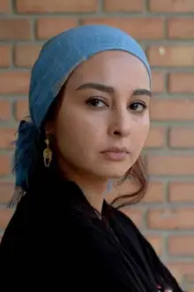 Mahaya Petrossian como: Fereshteh Khalesi