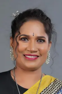 Chhaya Kadam como: Akka