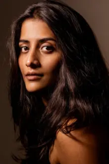 Anula Navlekar como: Nitya Behl