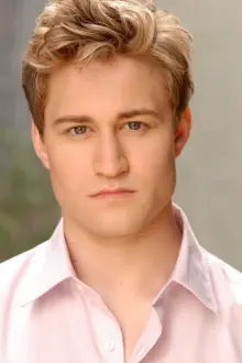 Brendan Bradley como: Akiva