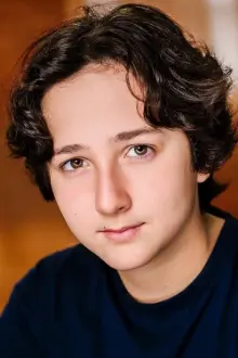 Devan Cohen como: Frankie (voice)