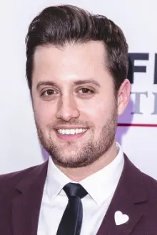 Nick Pitera como: (voice)