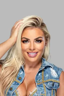 Amanda Saccomanno como: Mandy Rose