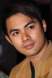 Guntur Triyoga como: 