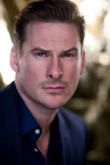 Lee Ryan como: Ele mesmo