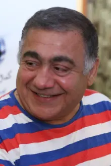 Khosrow Ahmadi como: 