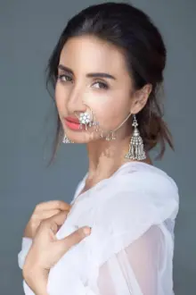 Patralekhaa como: Noyonika