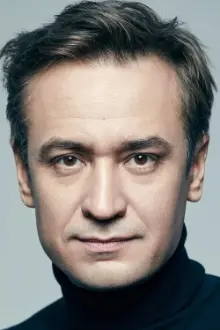Кирилл Жандаров como: Валерий Лунин
