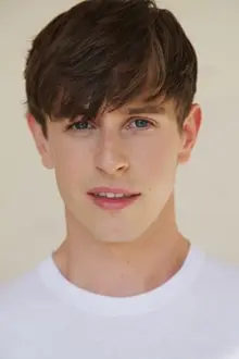 Jake Watkins como: Callum