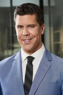 Fredrik Eklund como: Ele mesmo