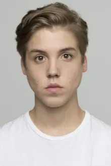 Matthew Espinosa como: Jordan Jaye