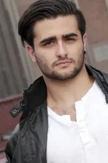 Giuseppe Bausilio como: Michael Fiorelli