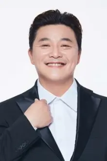 Yoon Jung-soo como: Himself - Host