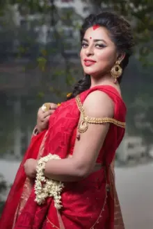 Jyotika Jyoti como: Fatema Bhabi