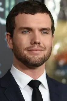 Austin Swift como: Kirk