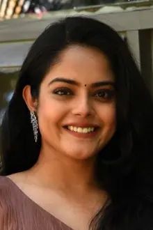 Riddhi Kumar como: 