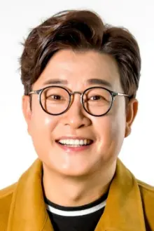 Kim Sung-joo como: MC