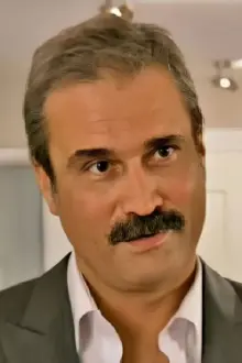 Levent Güner como: Tajdin