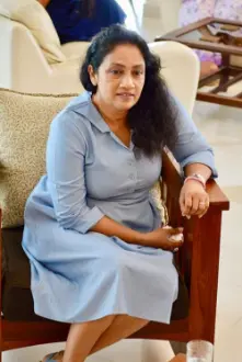 Jayani Senanayake como: Udumbara's mother