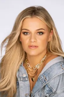 Kelsea Ballerini como: Ela mesma