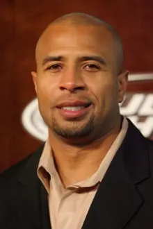 Dorsey Levens como: Coach James