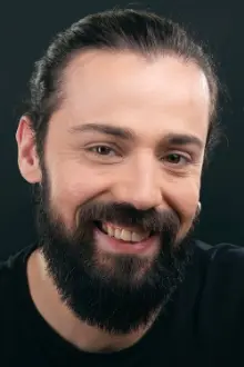 André Júlio Teixeira como: Marco