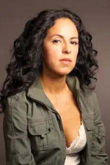 Erika Sabel Flores como: Perla Mendoza