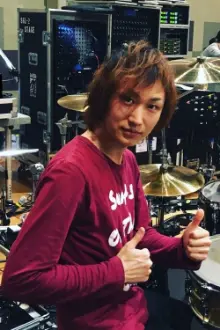 Hideki Aoyama como: Kami Band Drums