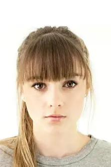 Molly Wright como: Alex