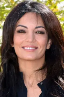 Maryam Touzani como: Salima