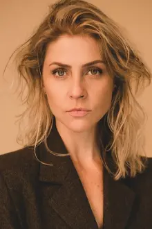 Christiana Ubach como: Letícia