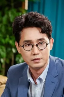 Kim Yong-hee como: Kwon Ram