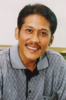 Pangky Suwito como: Professor Latief